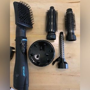 Blow dryer/ Hair styling tool with all attachments
